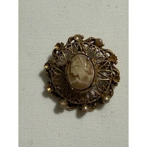Vintage Florenza Signed Cameo Carved Left Facing Ornate GOLDTONE Brooch Pin
